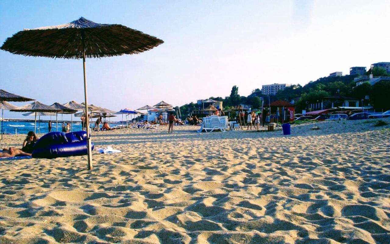 Beach Apartment Rose Golden Sands Exterior foto